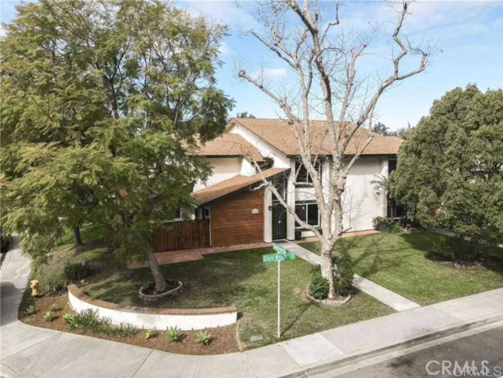 2040 Shadytree Lane