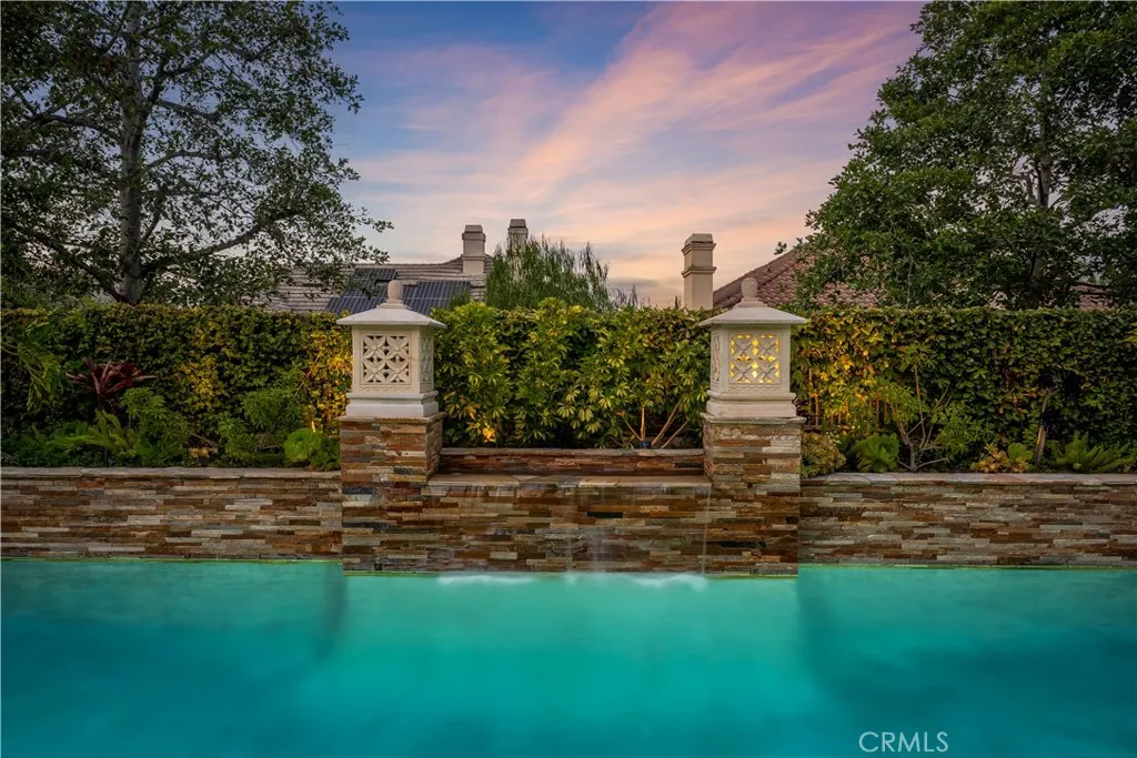 26952 Willow Tree