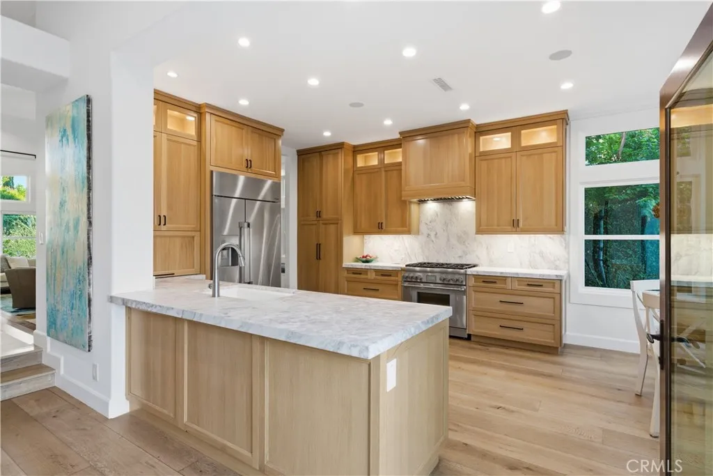 26952 Willow Tree