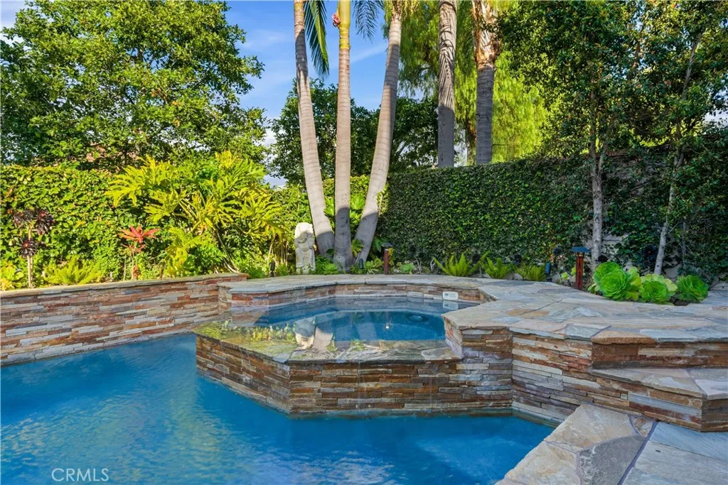 26952 Willow Tree