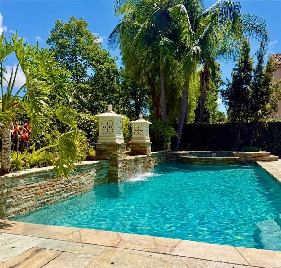 26952 Willow Tree