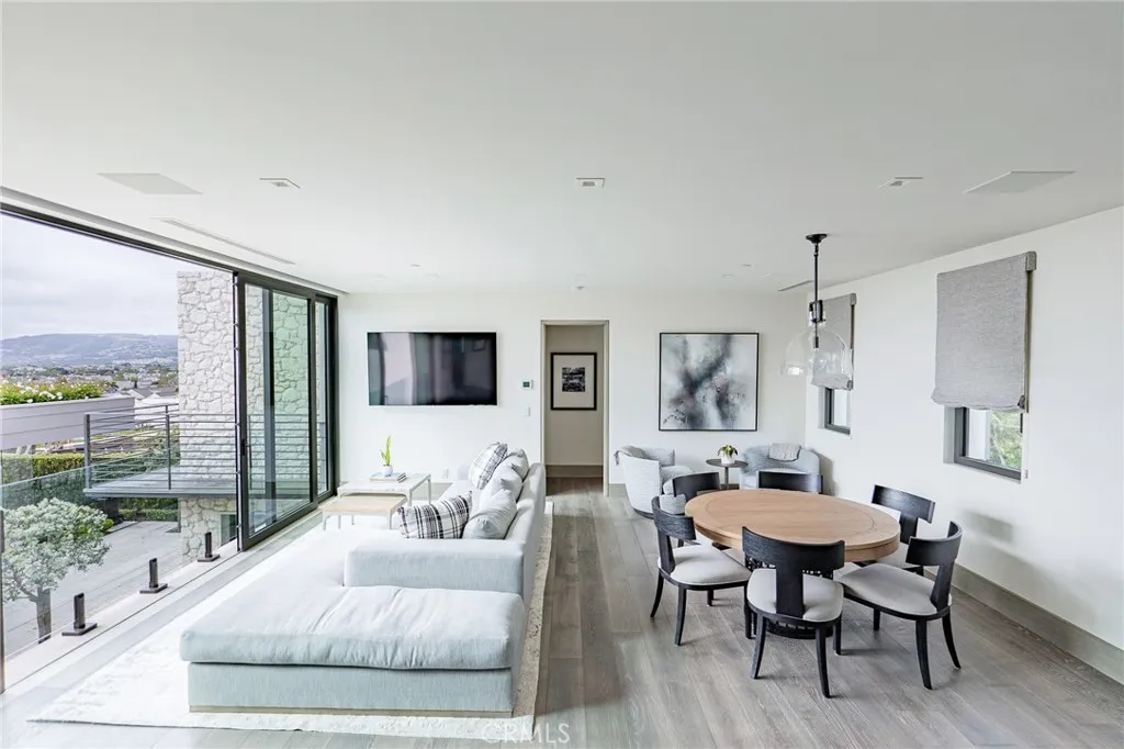 5 Pacific Ridge Place