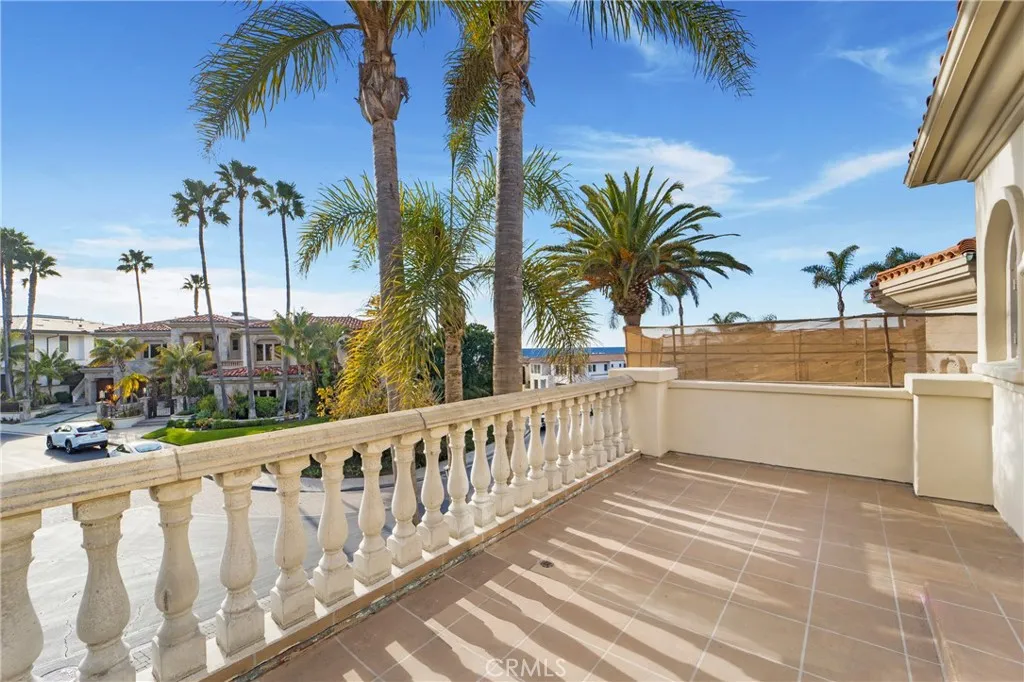 82 Ritz Cove Drive