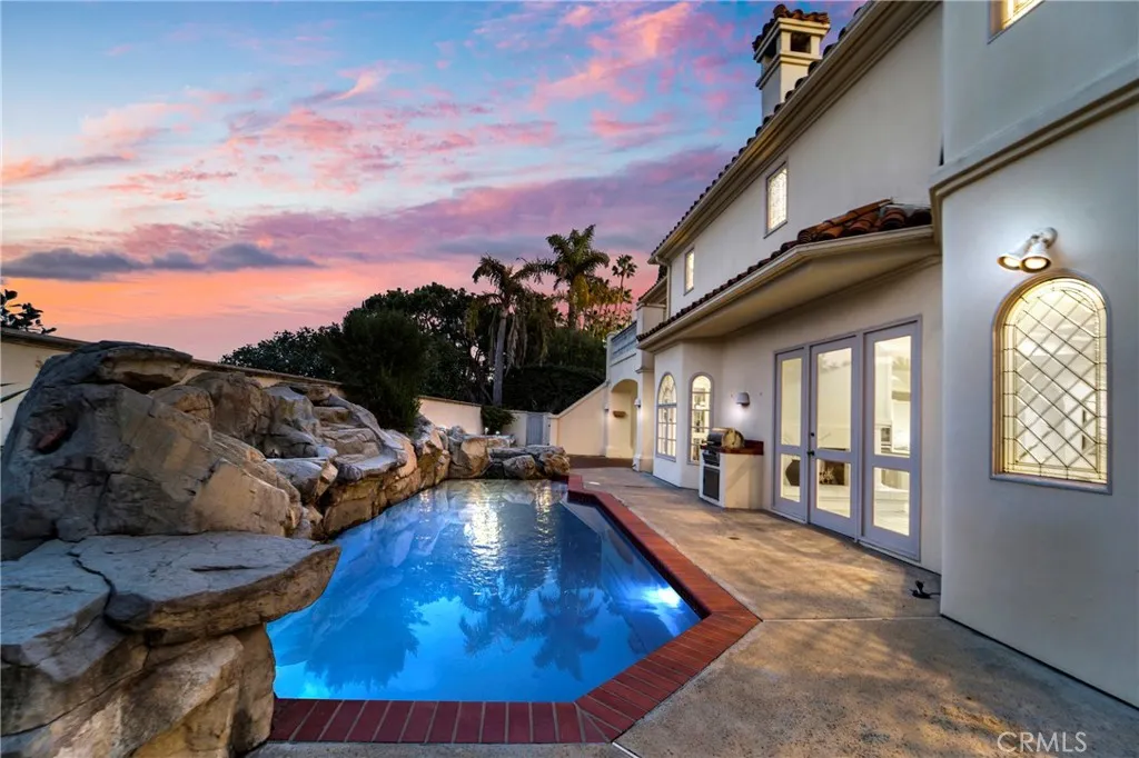82 Ritz Cove Drive