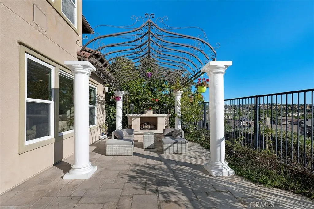 27683 Manor Hill Road
