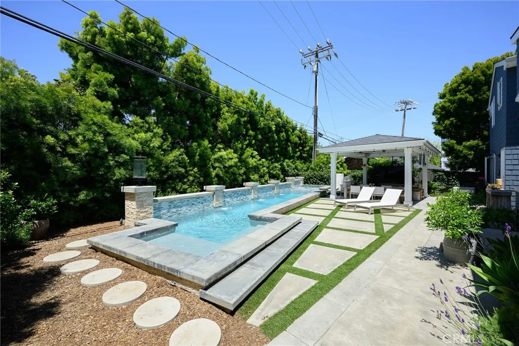 519 Signal Road