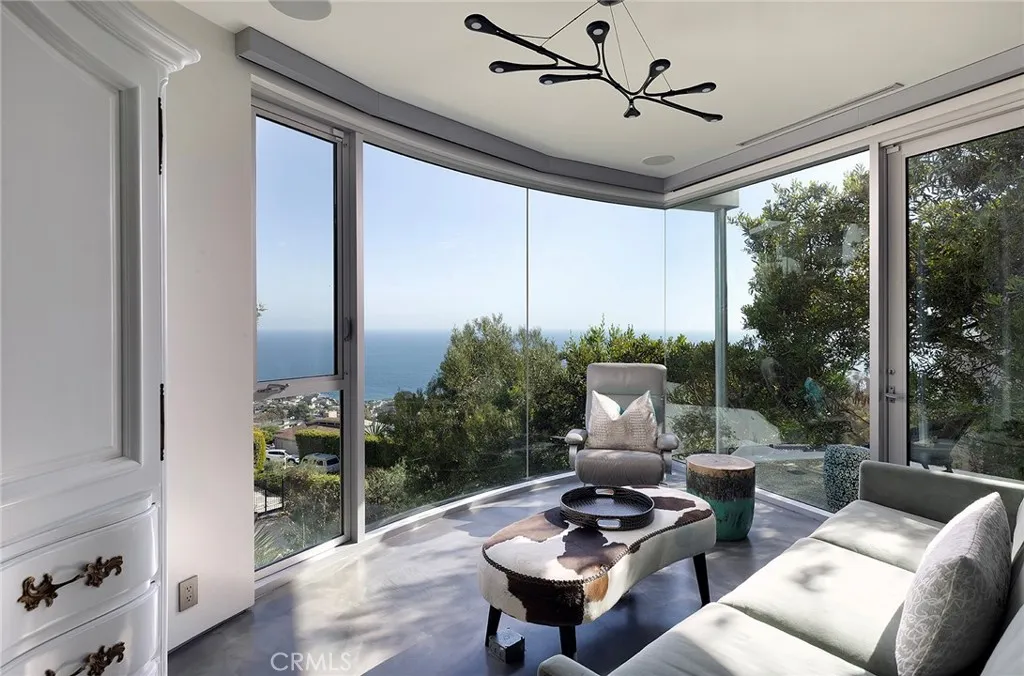 465 Panorama Drive