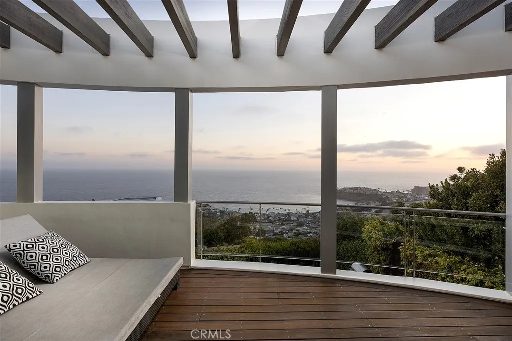 465 Panorama Drive