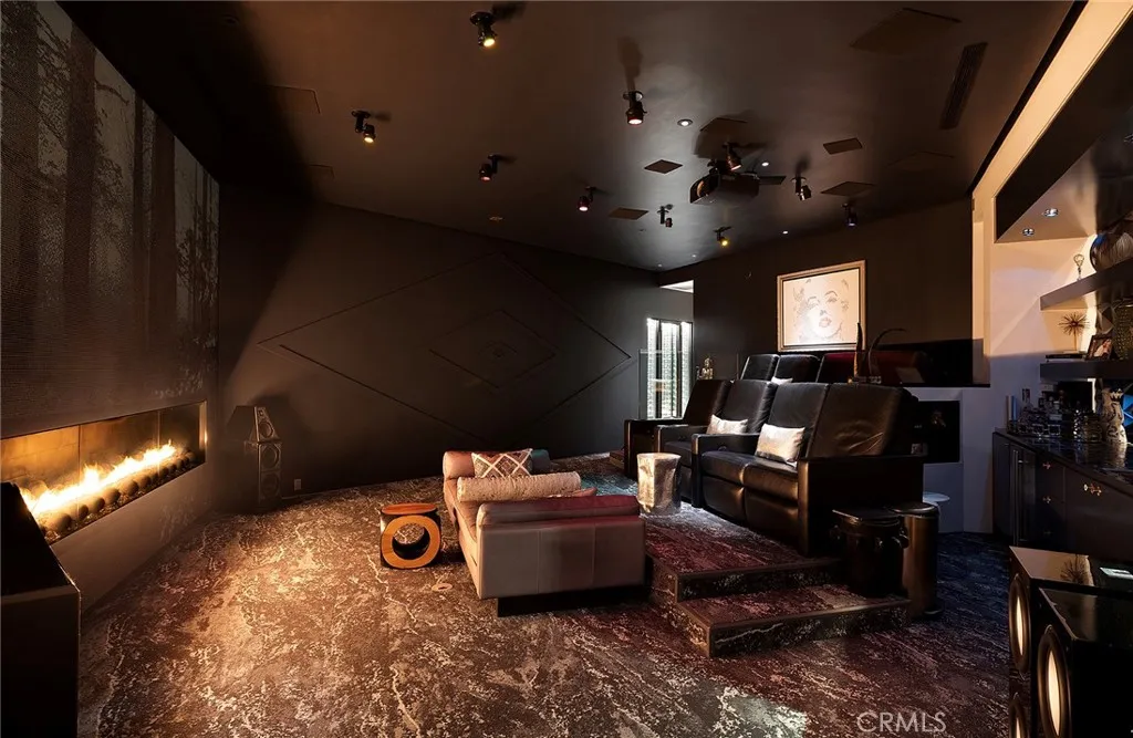 465 Panorama Drive