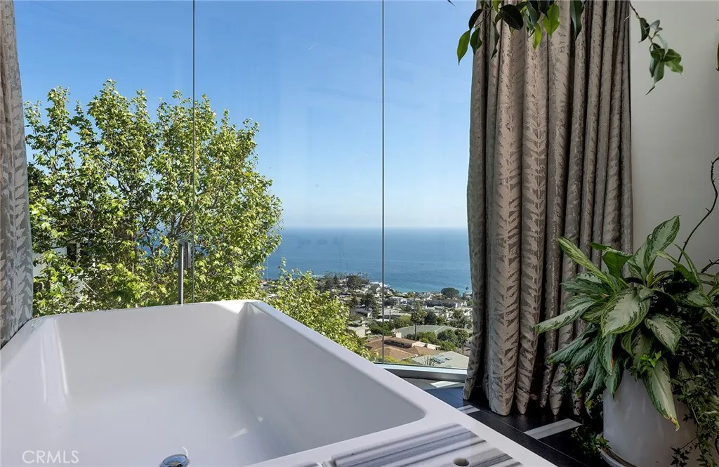 465 Panorama Drive