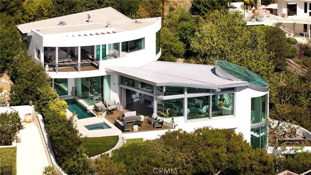 465 Panorama Drive