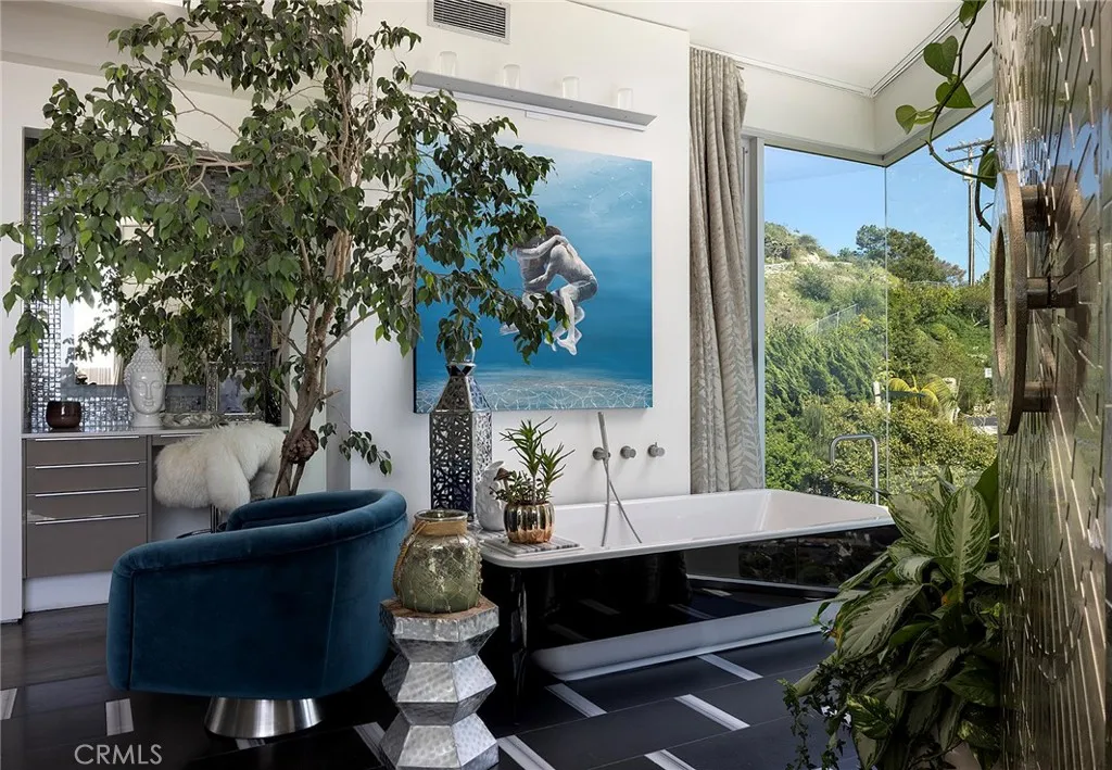 465 Panorama Drive
