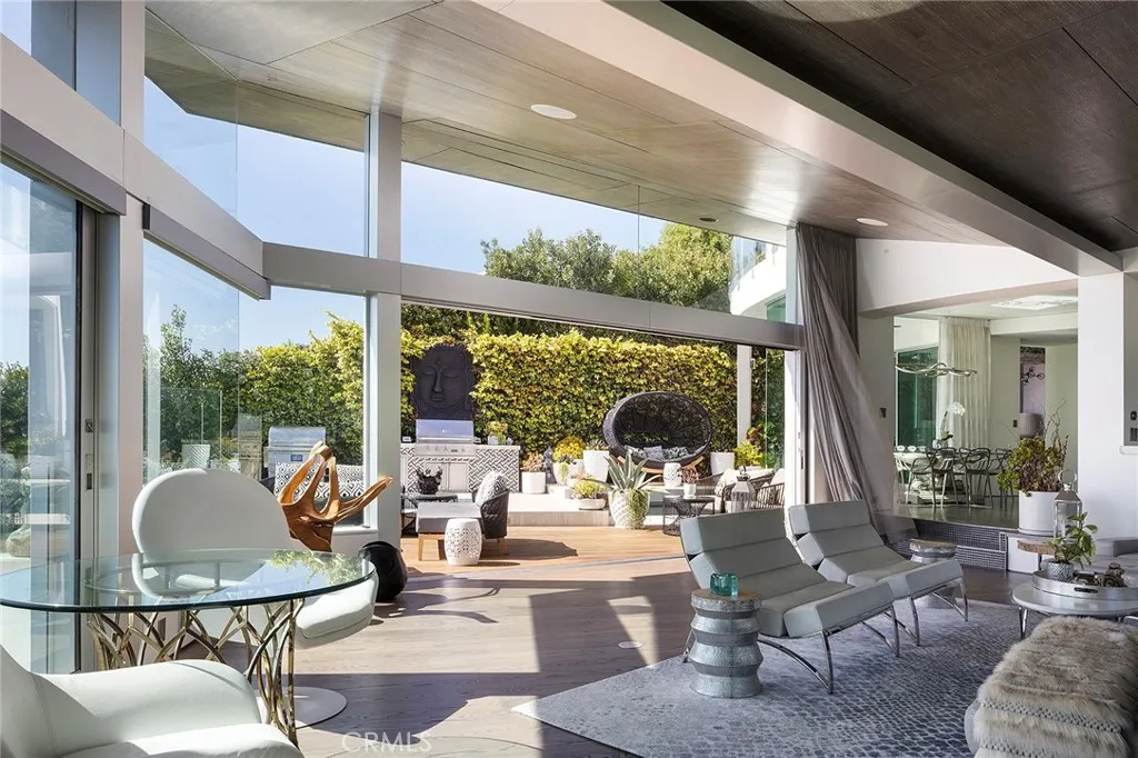 465 Panorama Drive