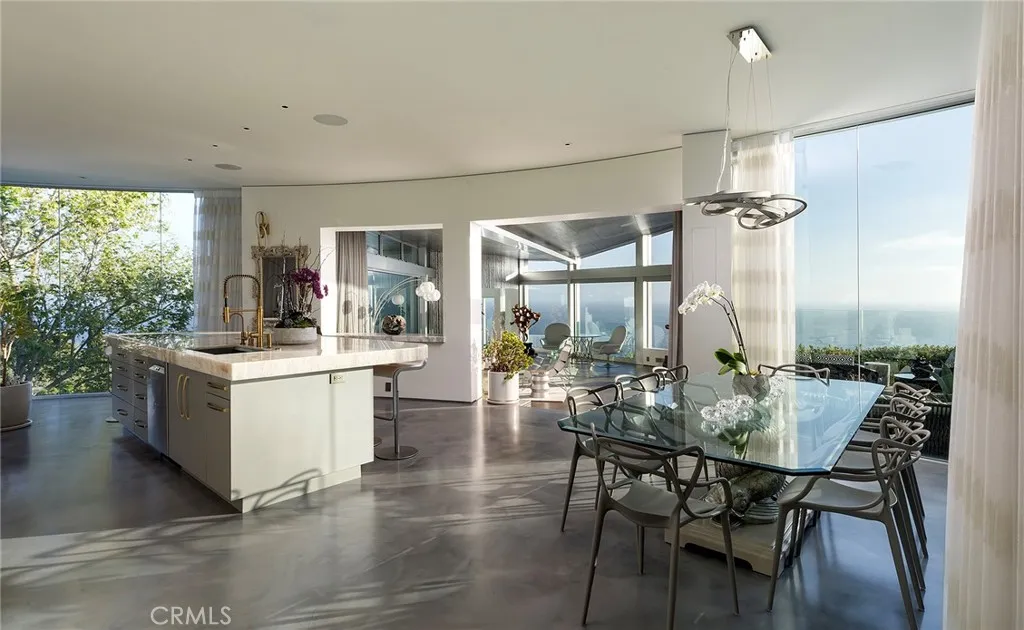 465 Panorama Drive
