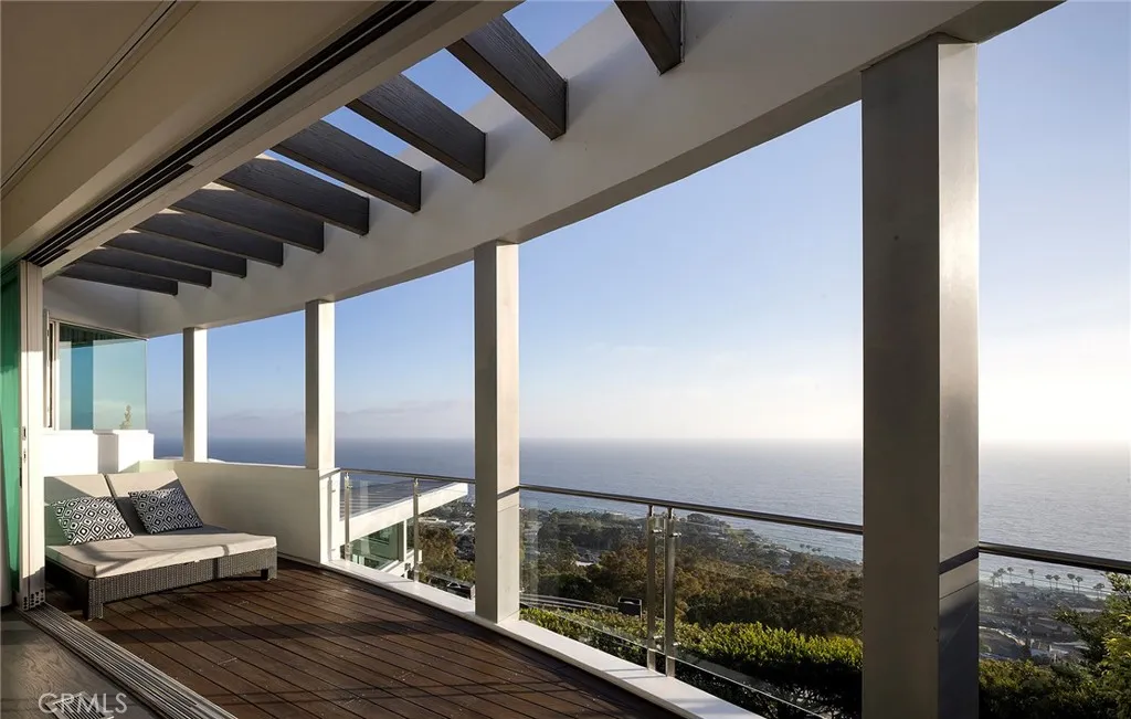 465 Panorama Drive