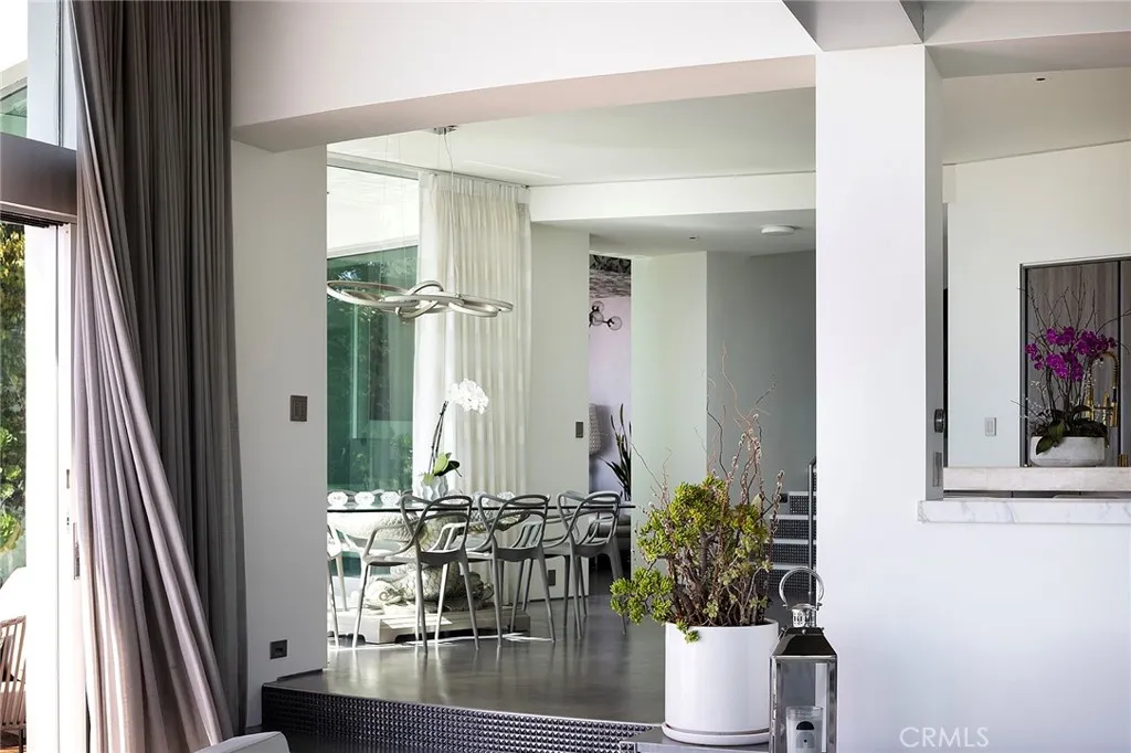 465 Panorama Drive