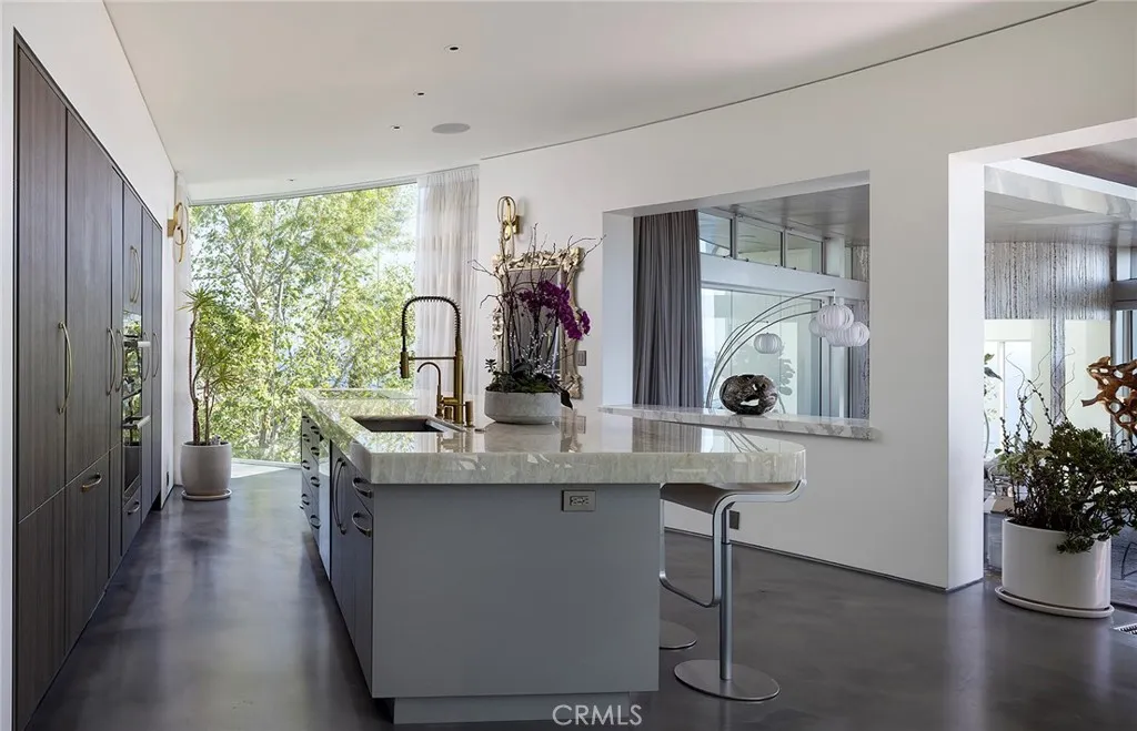 465 Panorama Drive
