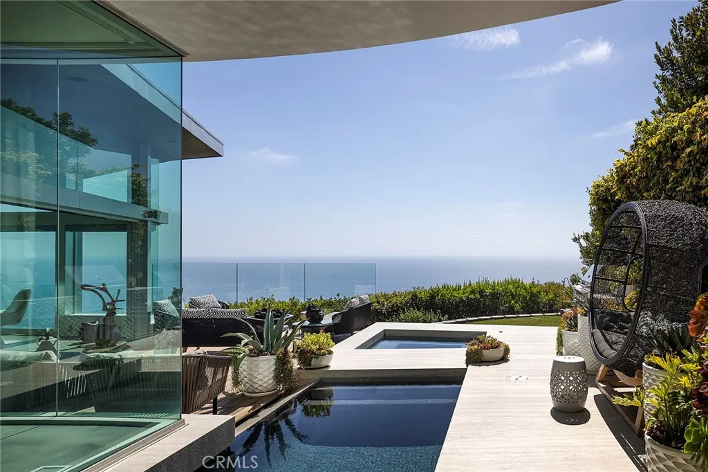 465 Panorama Drive