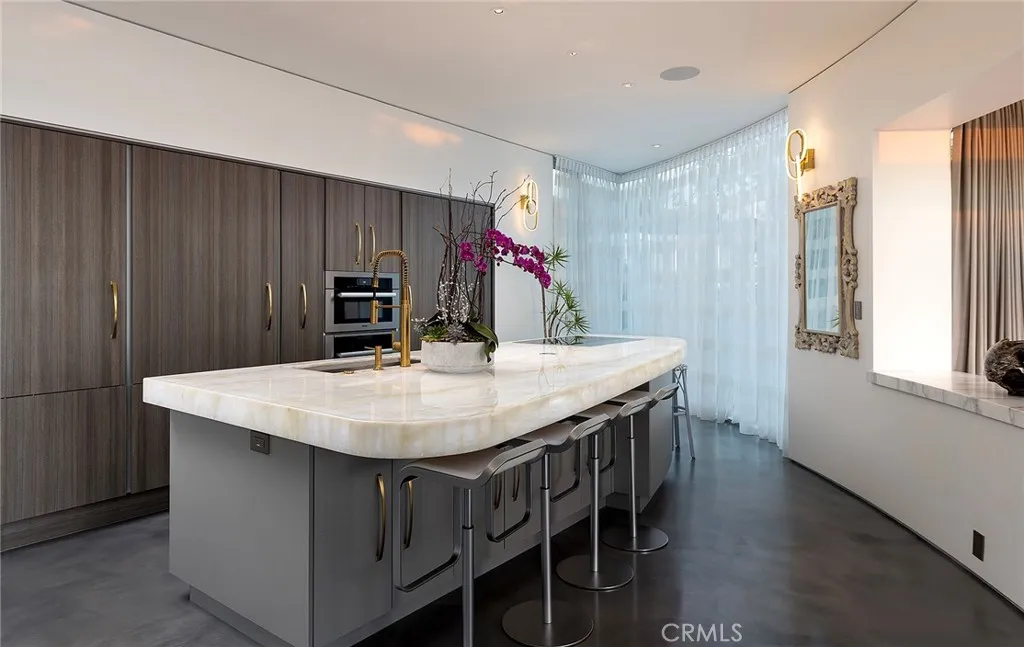 465 Panorama Drive