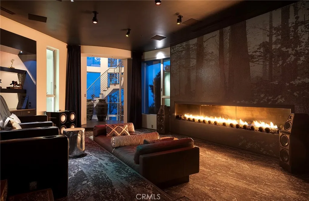 465 Panorama Drive