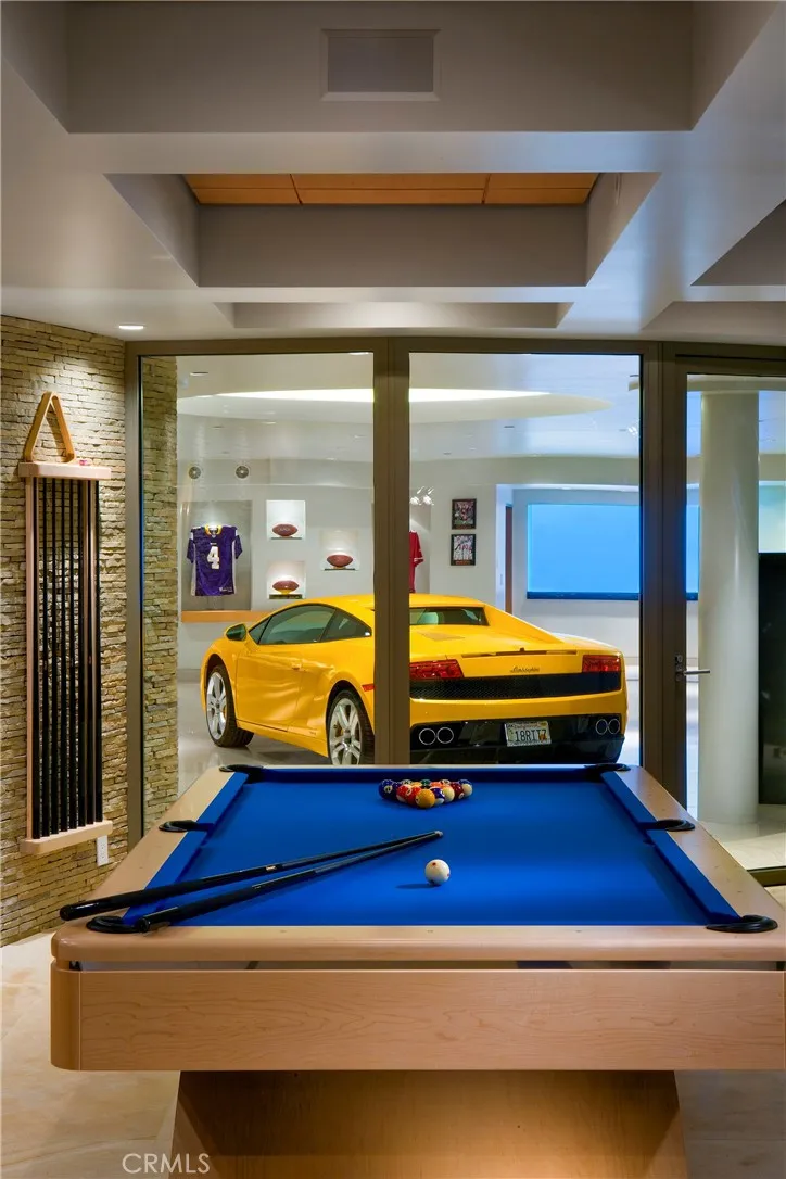 18 Ritz Cove