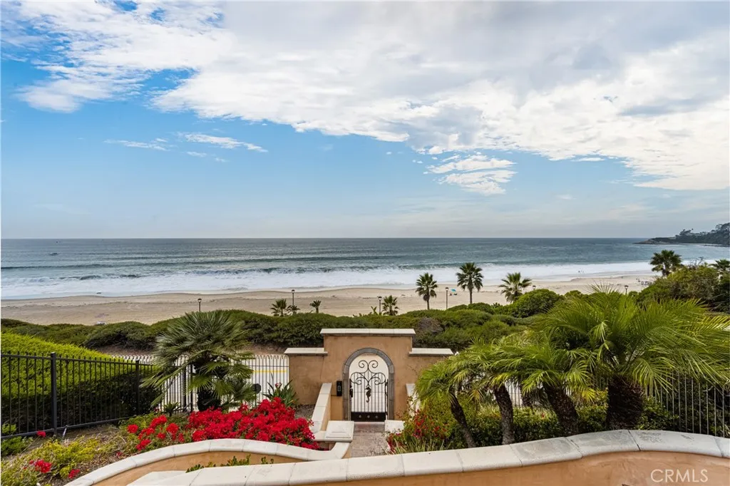 18 Ritz Cove