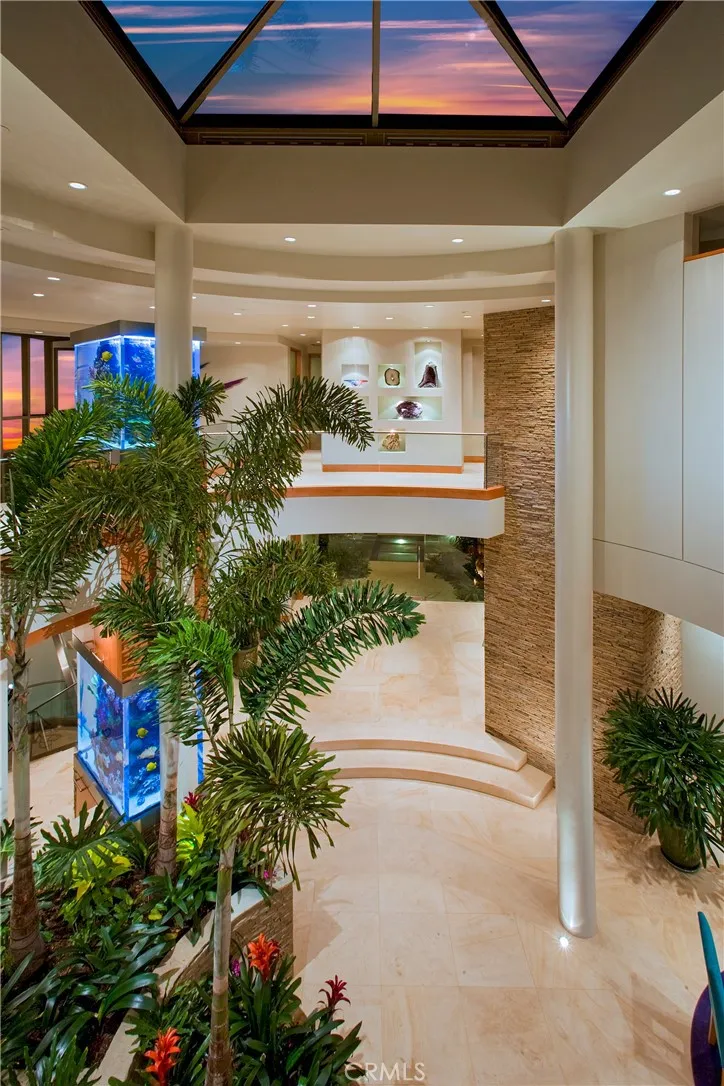18 Ritz Cove