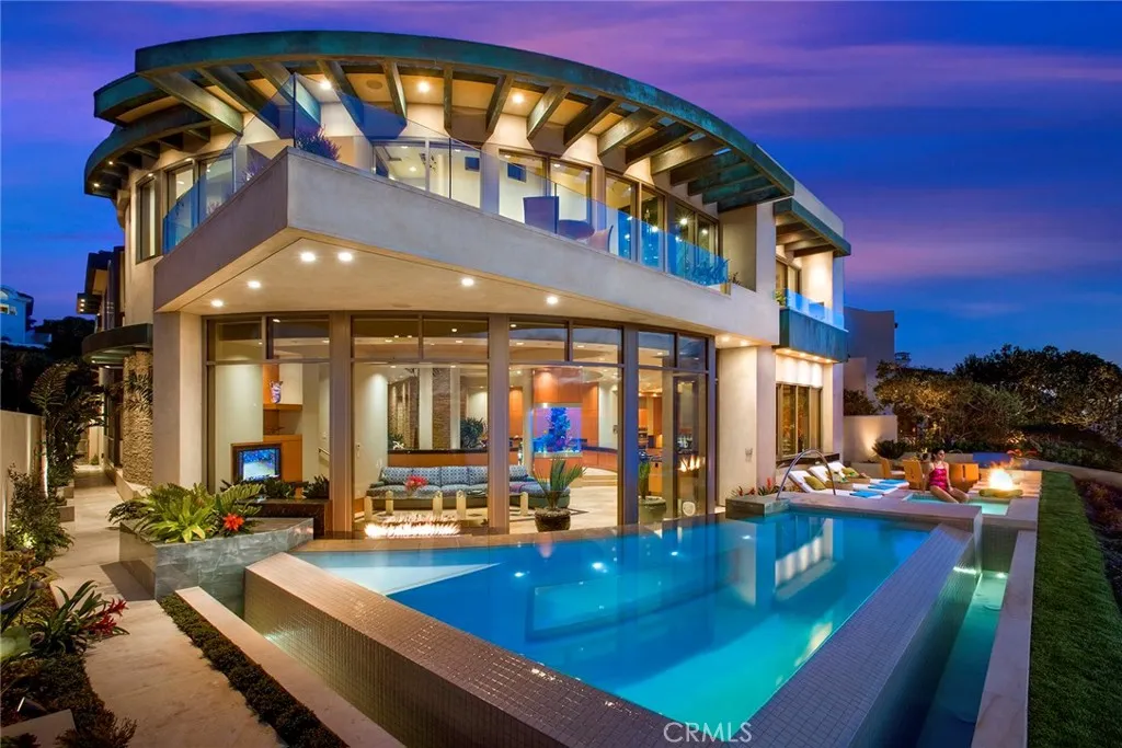 18 Ritz Cove