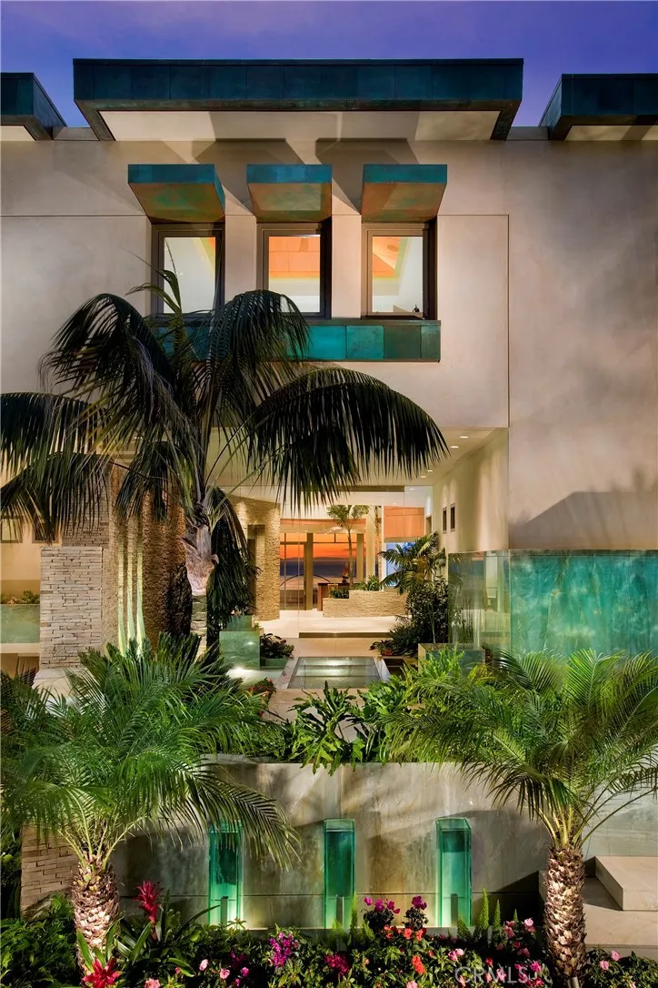 18 Ritz Cove