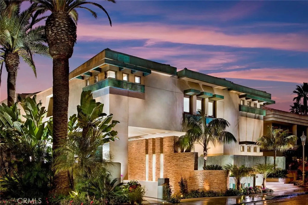 18 Ritz Cove