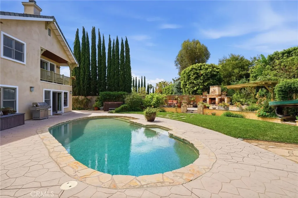 3107 Serrano Dr