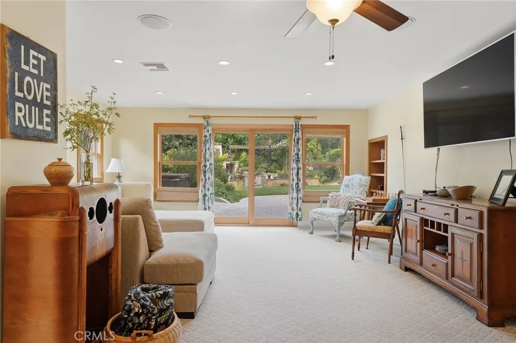 3107 Serrano Dr