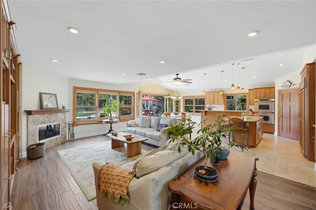 3107 Serrano Dr