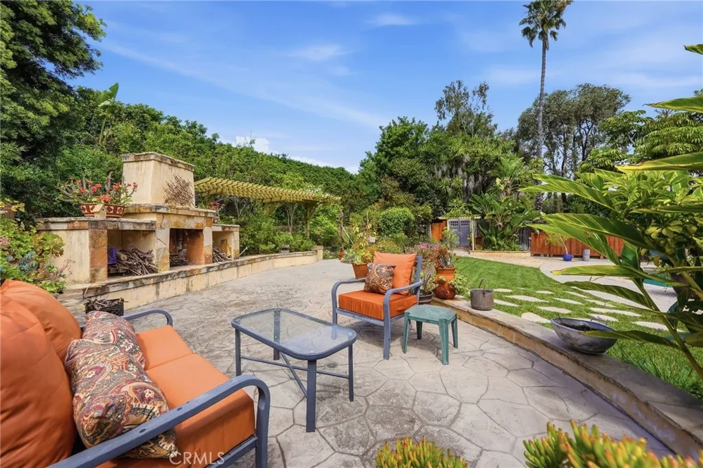 3107 Serrano Dr