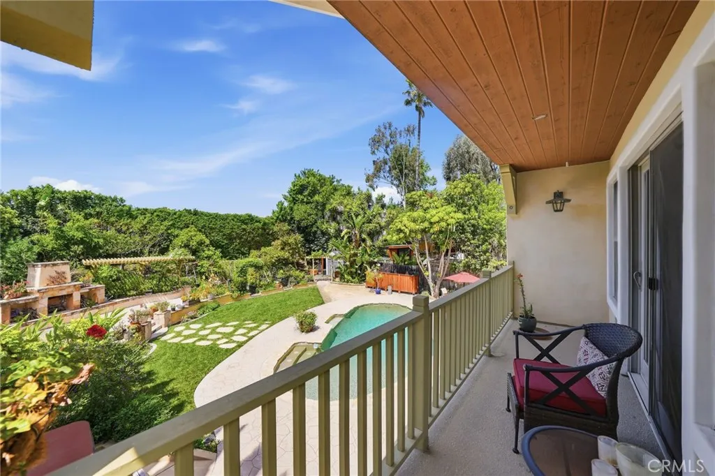 3107 Serrano Dr