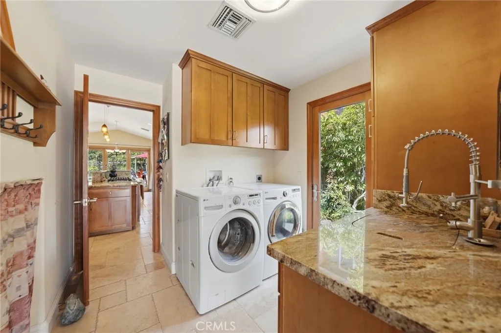 3107 Serrano Dr