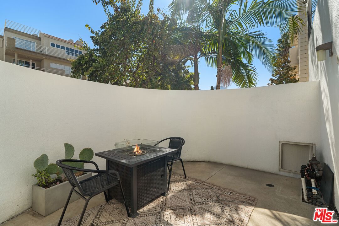 11925 Goshen Ave Unit: 4