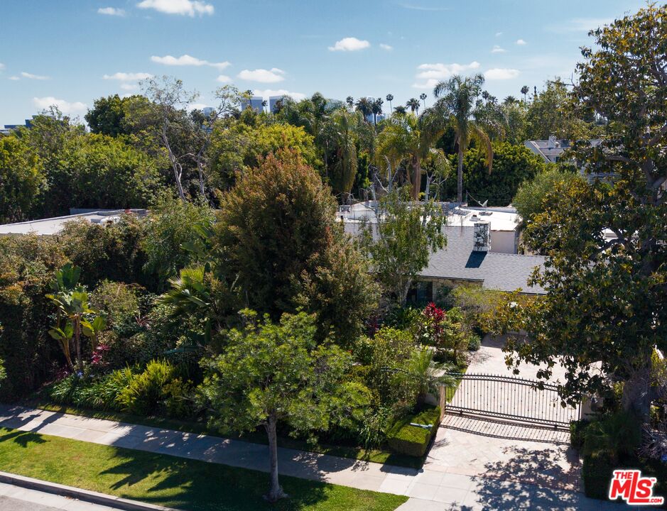 521 N Rexford Dr