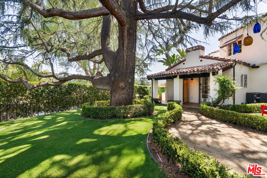 3110 La Suvida Dr