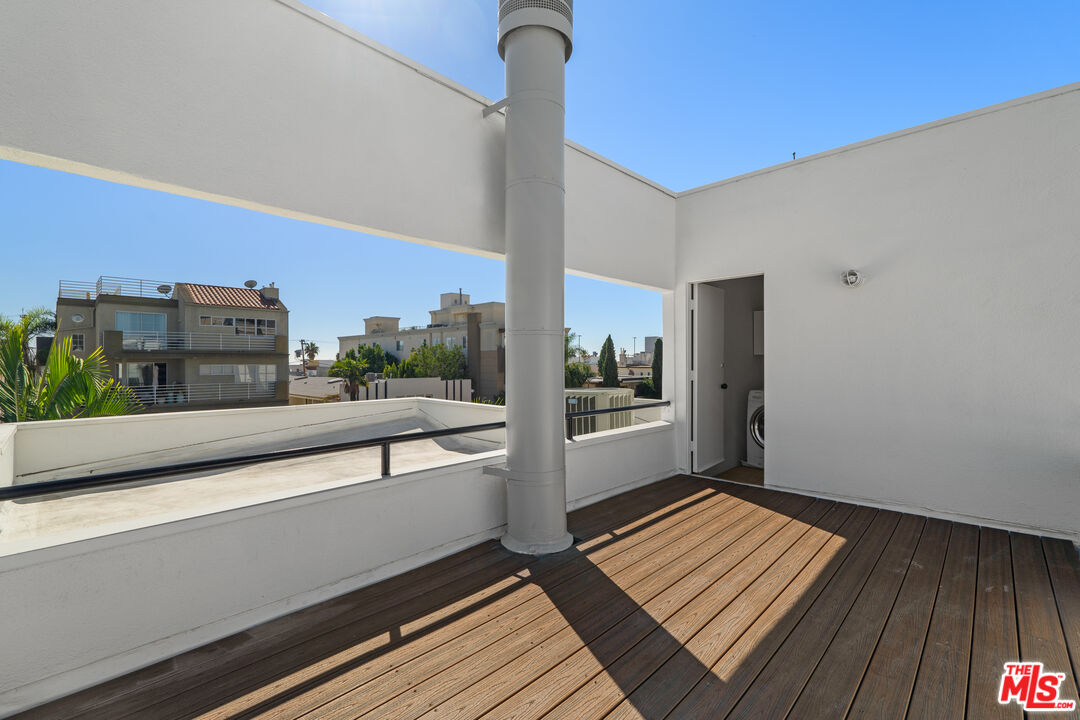11925 Goshen Ave Unit: 4