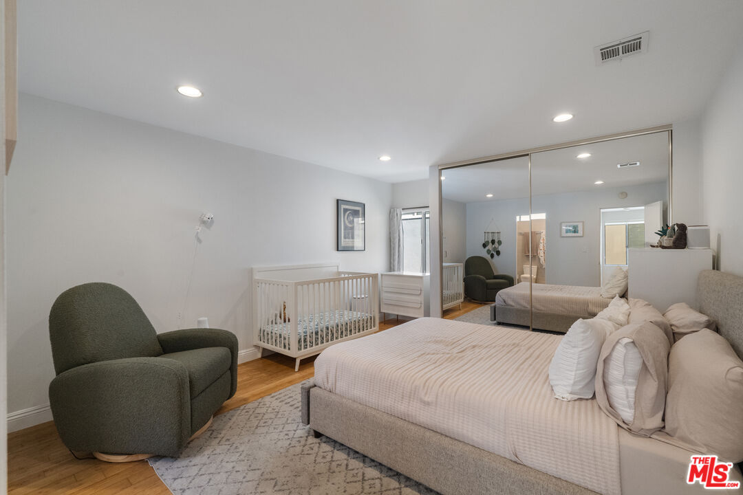 11925 Goshen Ave Unit: 4