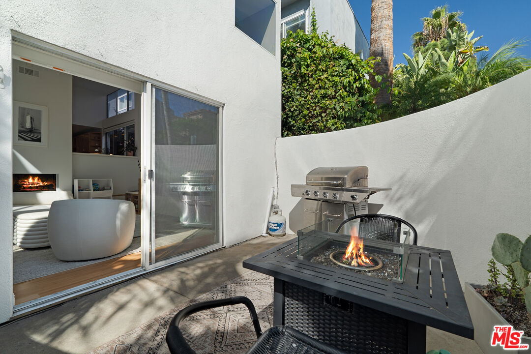 11925 Goshen Ave Unit: 4