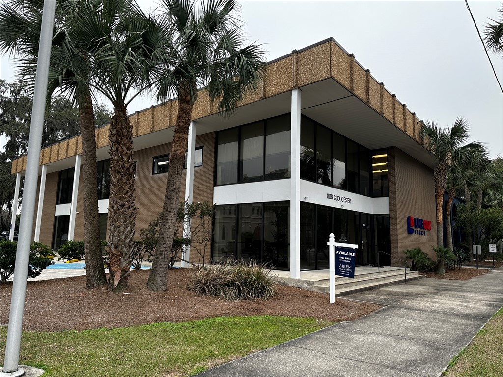 808 Gloucester Street