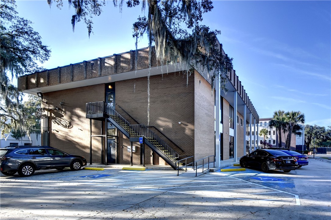 808 Gloucester Street