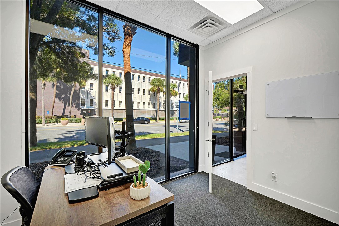 800 Gloucester Street