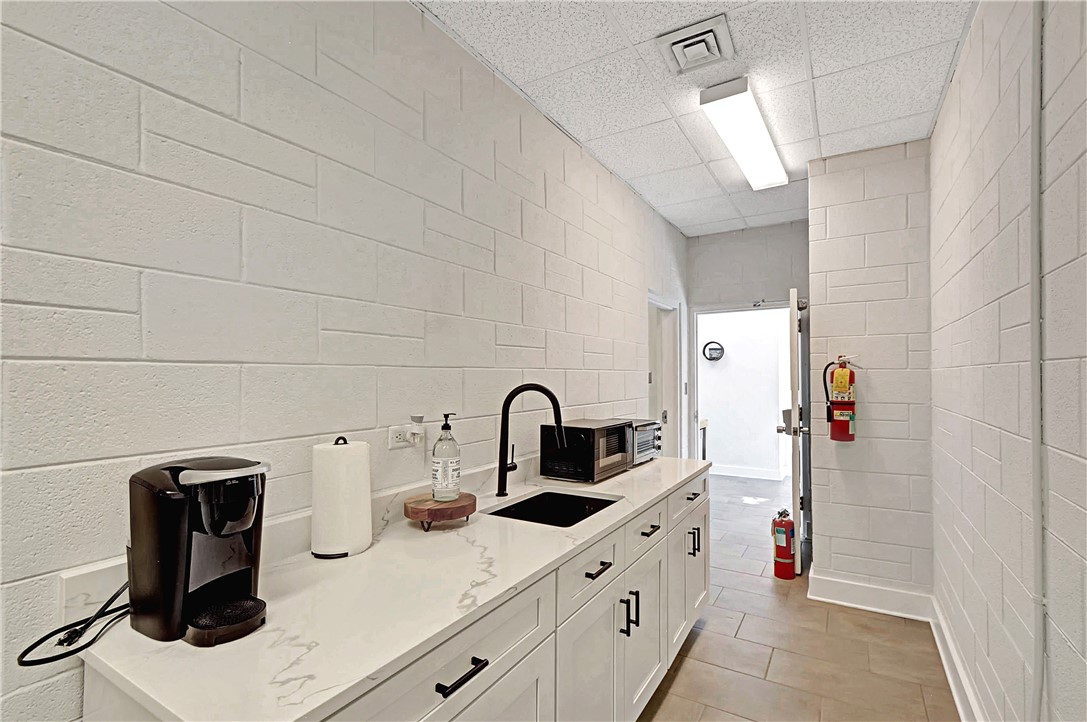 800 Gloucester Street