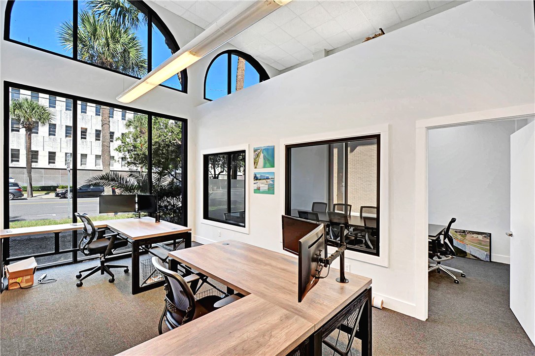 800 Gloucester Street