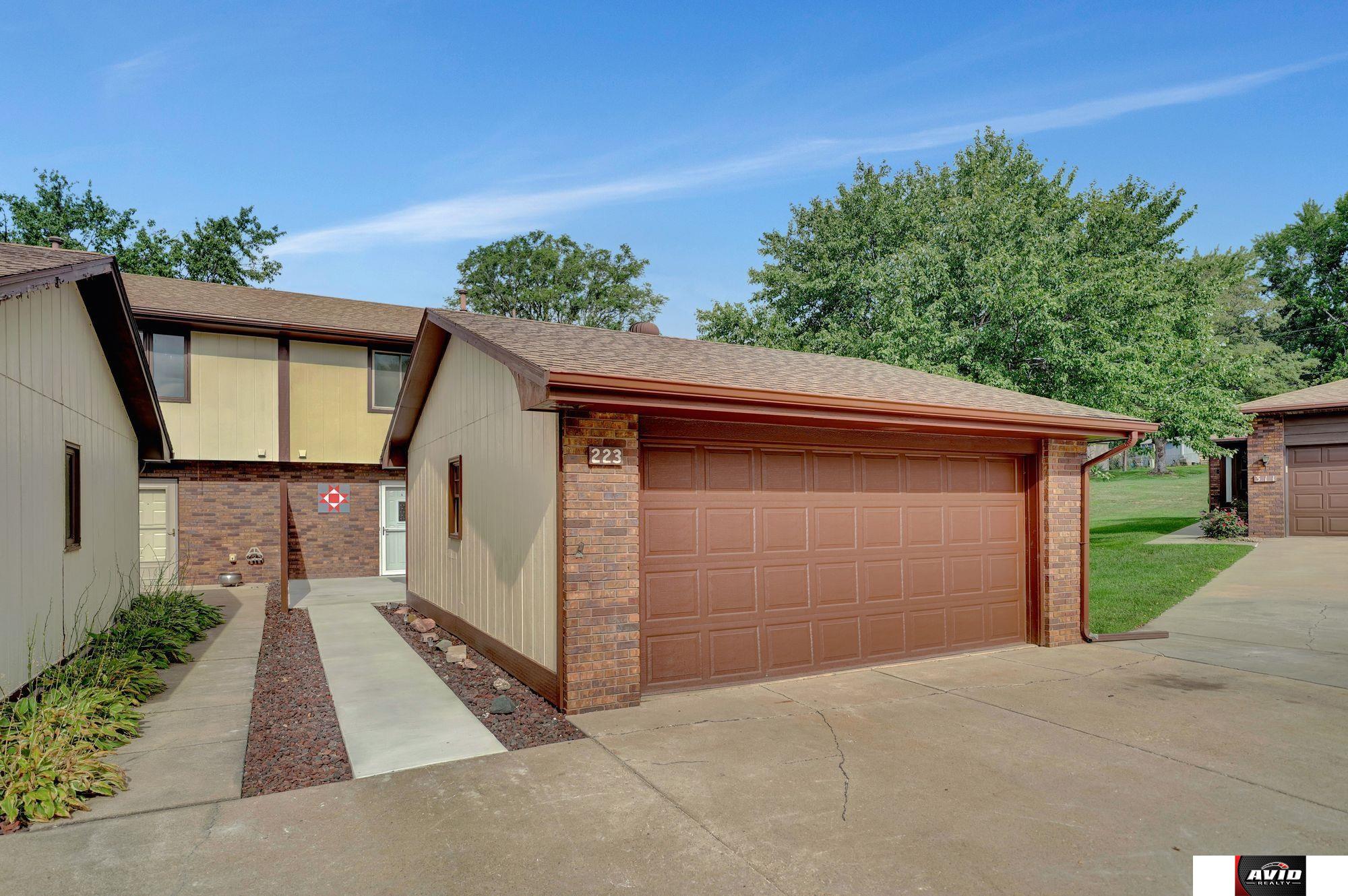 223 N 75th Court