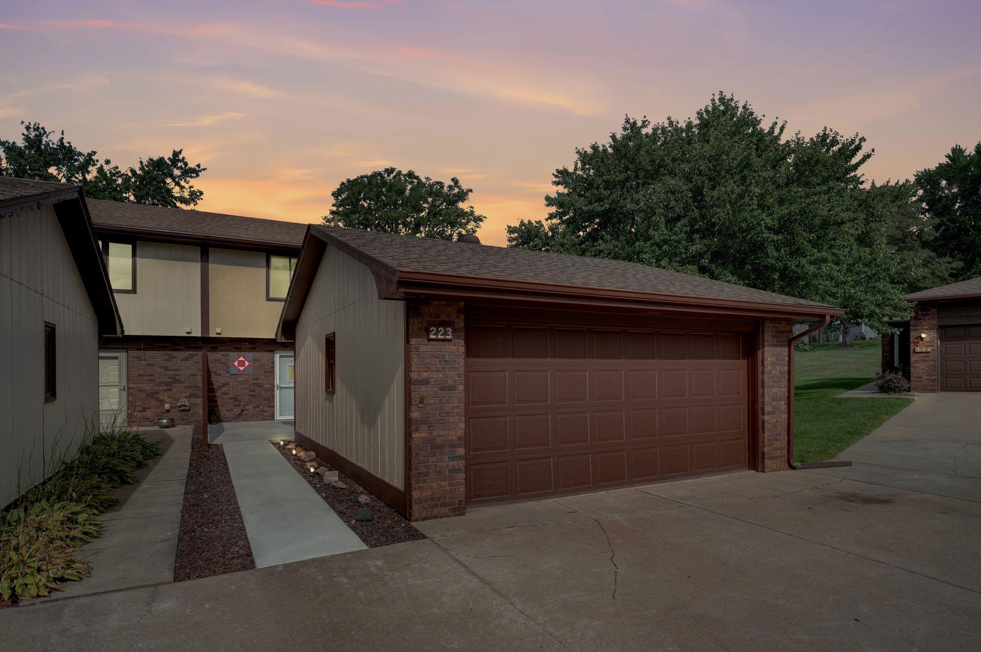 223 N 75th Court