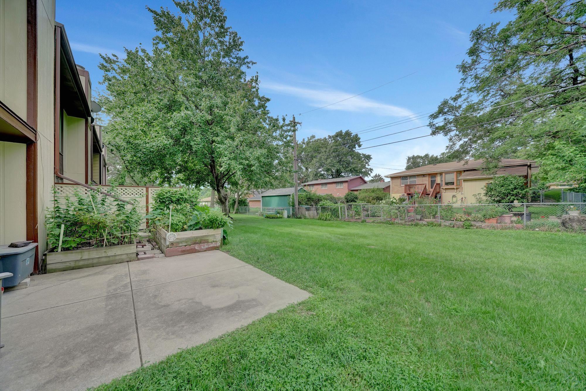 223 N 75th Court